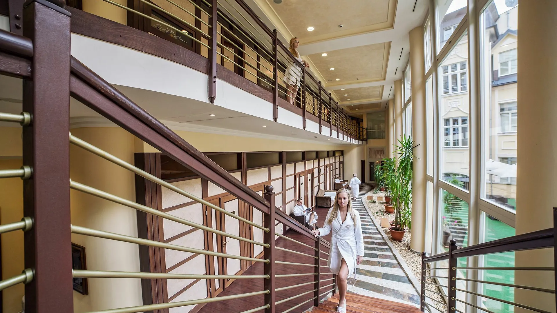 Carlsbad Plaza Medical Spa & Wellness Hotel カルロヴィ・ヴァリ チェコ