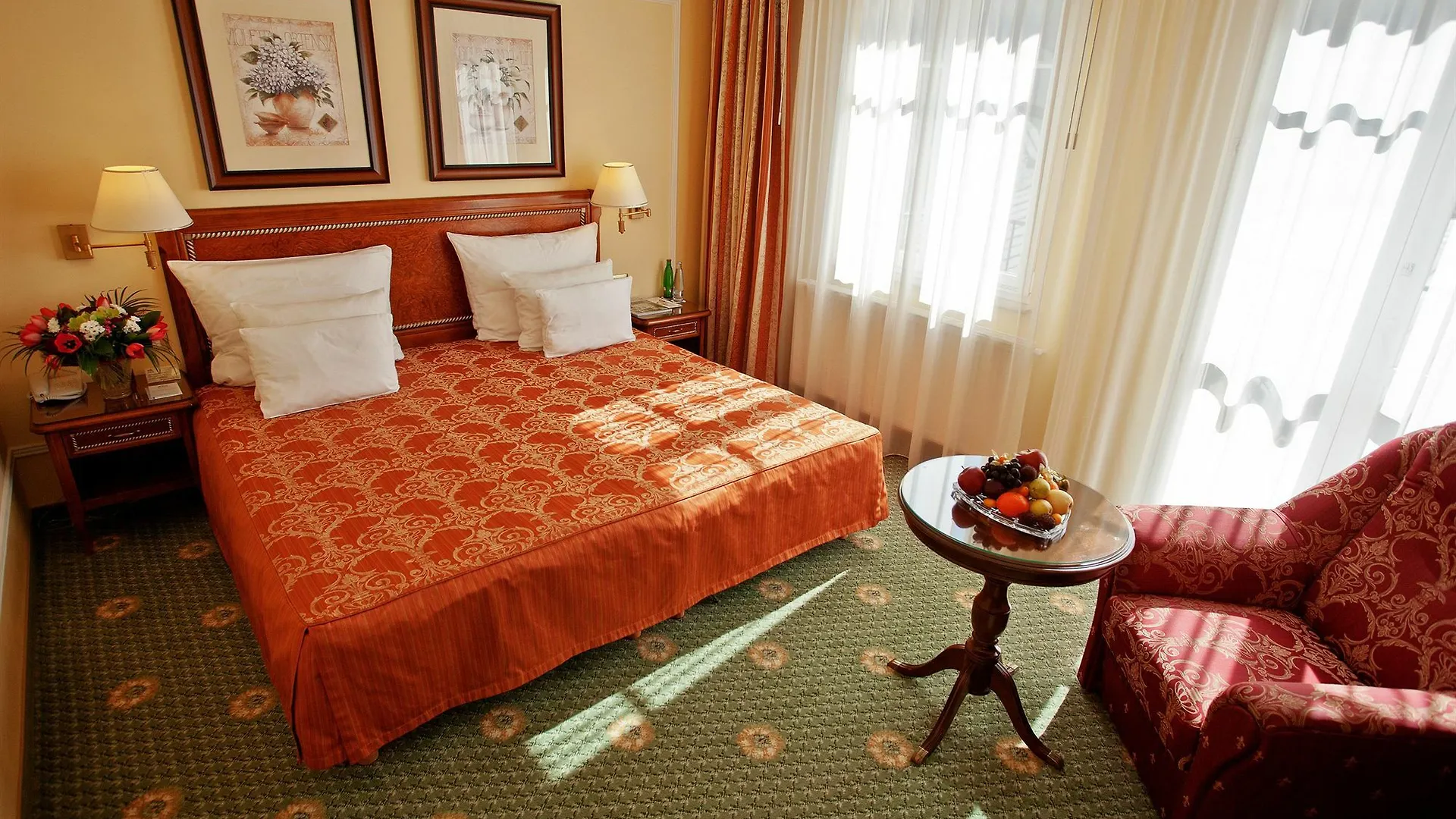 Carlsbad Plaza Medical Spa & Wellness Hotel カルロヴィ・ヴァリ